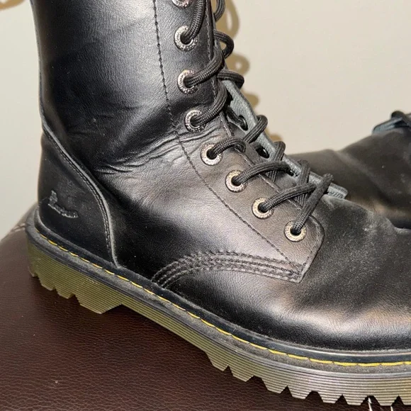 Dr. Martens Men's Boots 10 - Picture 2 of 3